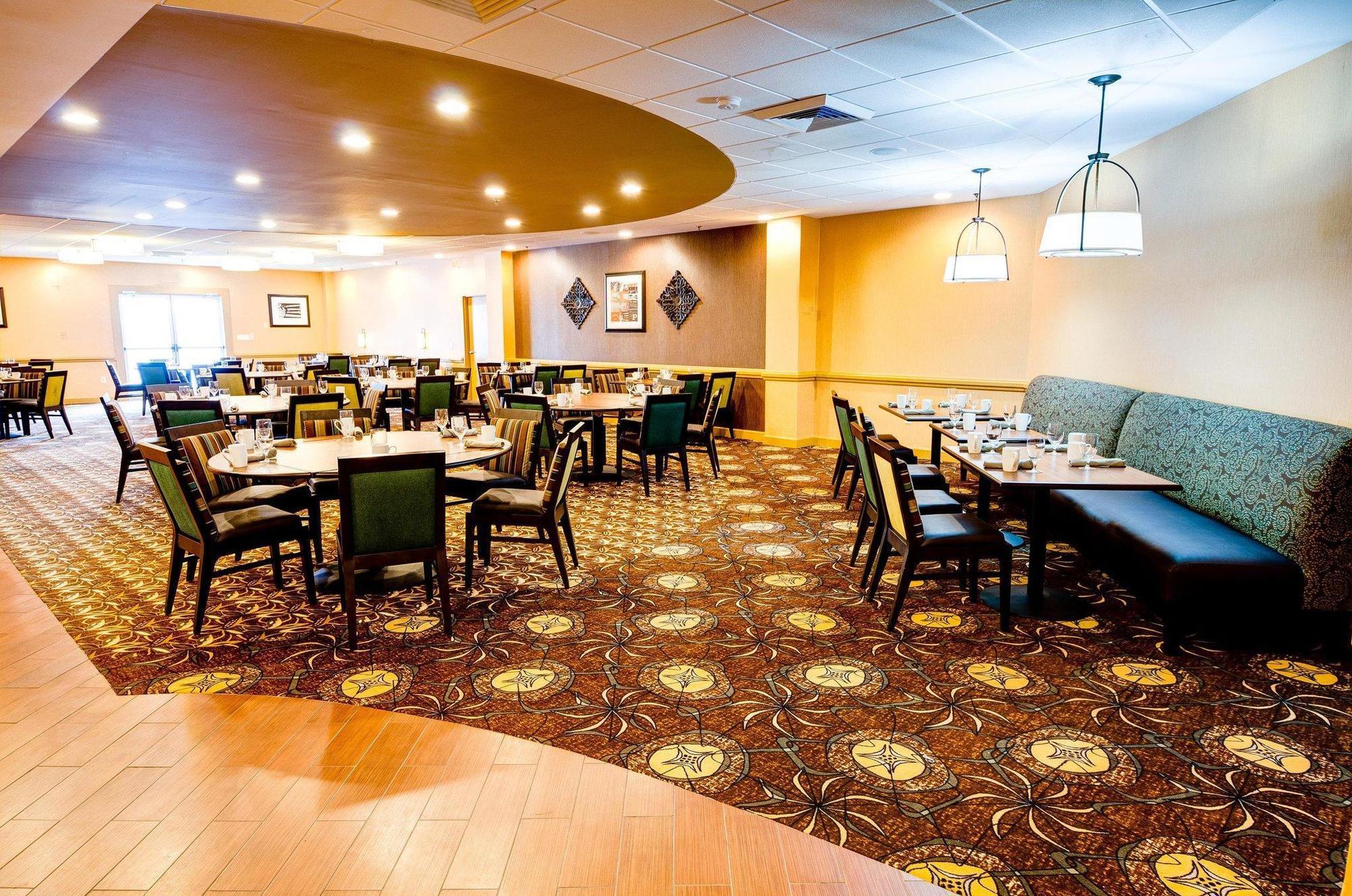Doubletree By Hilton Hotel Raleigh - Brownstone - University Exterior foto