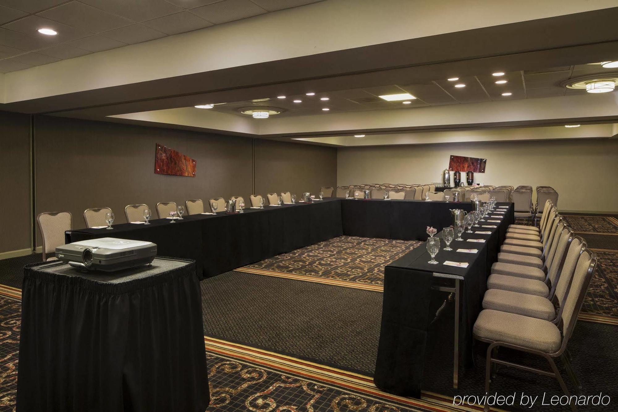 Doubletree By Hilton Hotel Raleigh - Brownstone - University Exterior foto