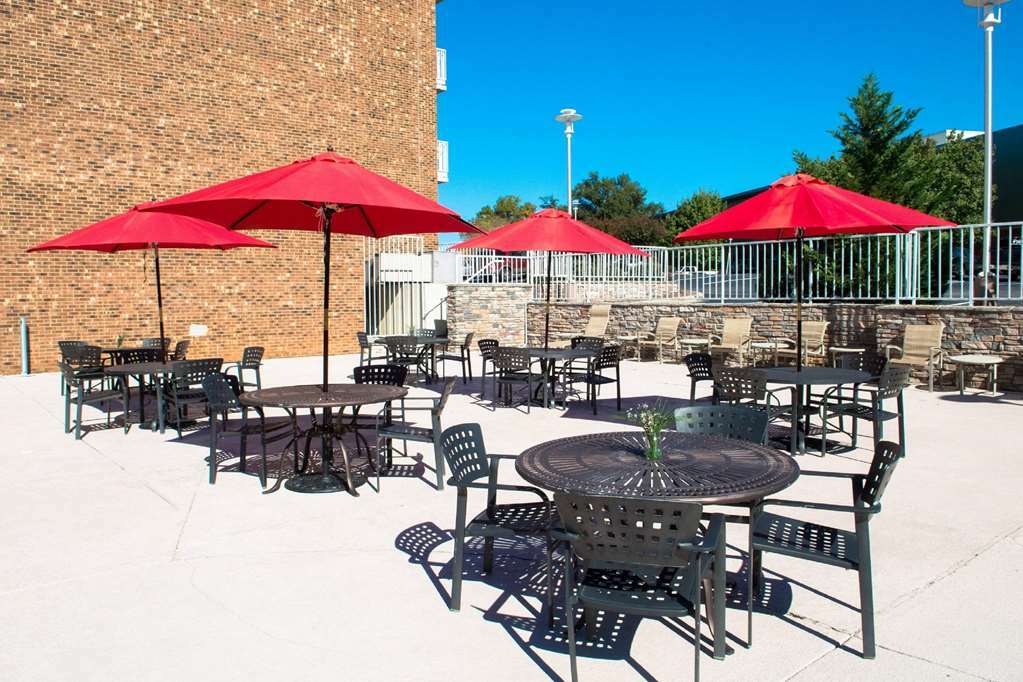 Doubletree By Hilton Hotel Raleigh - Brownstone - University Exterior foto