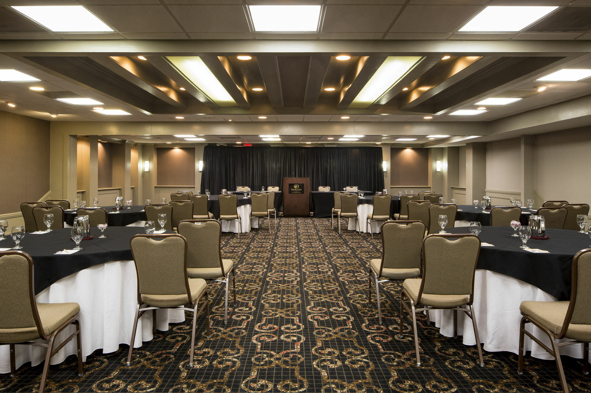 Doubletree By Hilton Hotel Raleigh - Brownstone - University Exterior foto