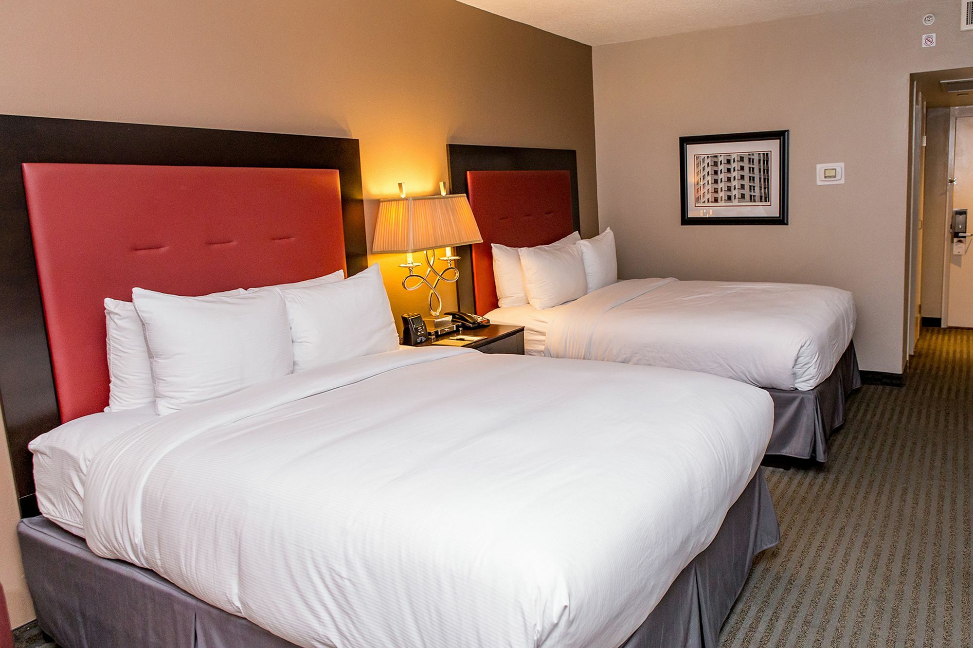 Doubletree By Hilton Hotel Raleigh - Brownstone - University Exterior foto