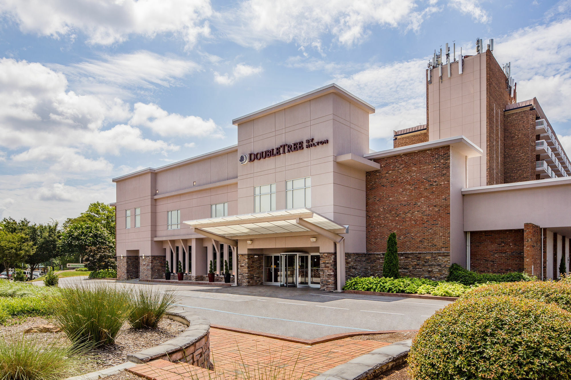 Doubletree By Hilton Hotel Raleigh - Brownstone - University Exterior foto