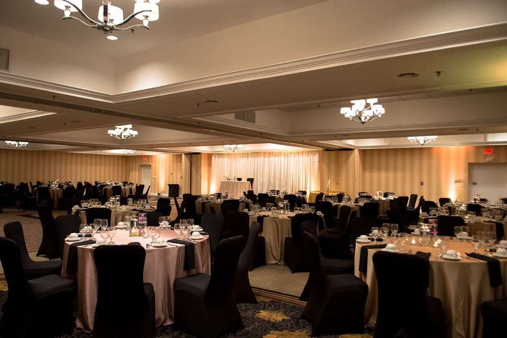 Doubletree By Hilton Hotel Raleigh - Brownstone - University Instalações foto