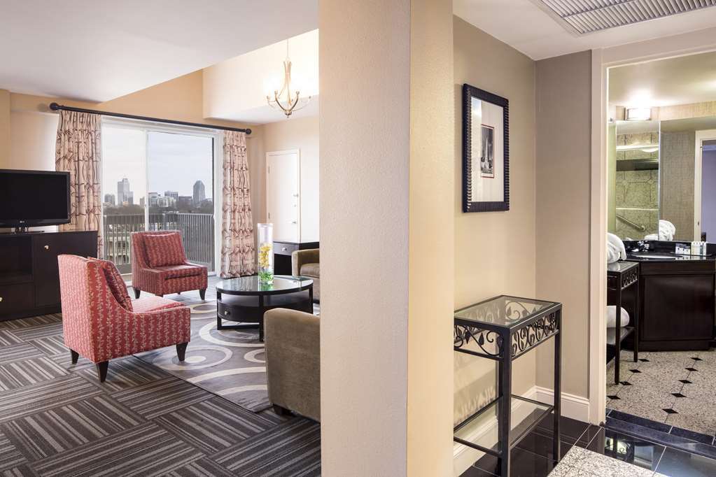 Doubletree By Hilton Hotel Raleigh - Brownstone - University Quarto foto